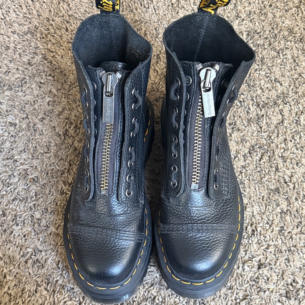 Like New Dr. Martens Sinclair Boots Women’s 8